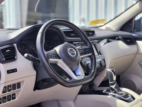 Used 2022 Nissan Rogue Sport SL w/ Premium Package AWD/4WD image 17