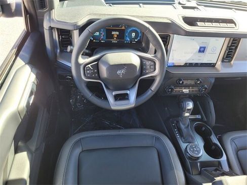 New 2025 Ford Bronco Outer Banks w/ Sasquatch Package image 6