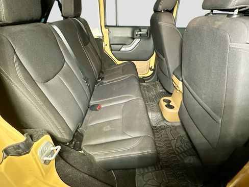 Used 2013 Jeep Wrangler Unlimited Sahara image 25