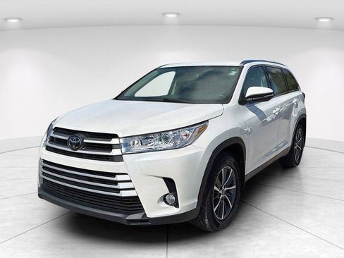 Used 2019 Toyota Highlander XLE image 8