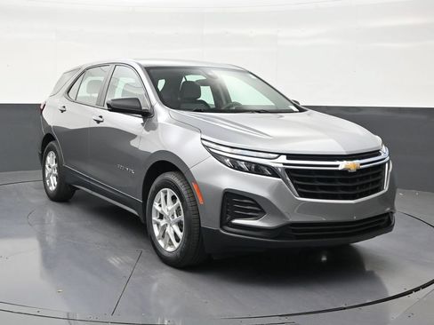Used 2023 Chevrolet Equinox LS FWD image 7