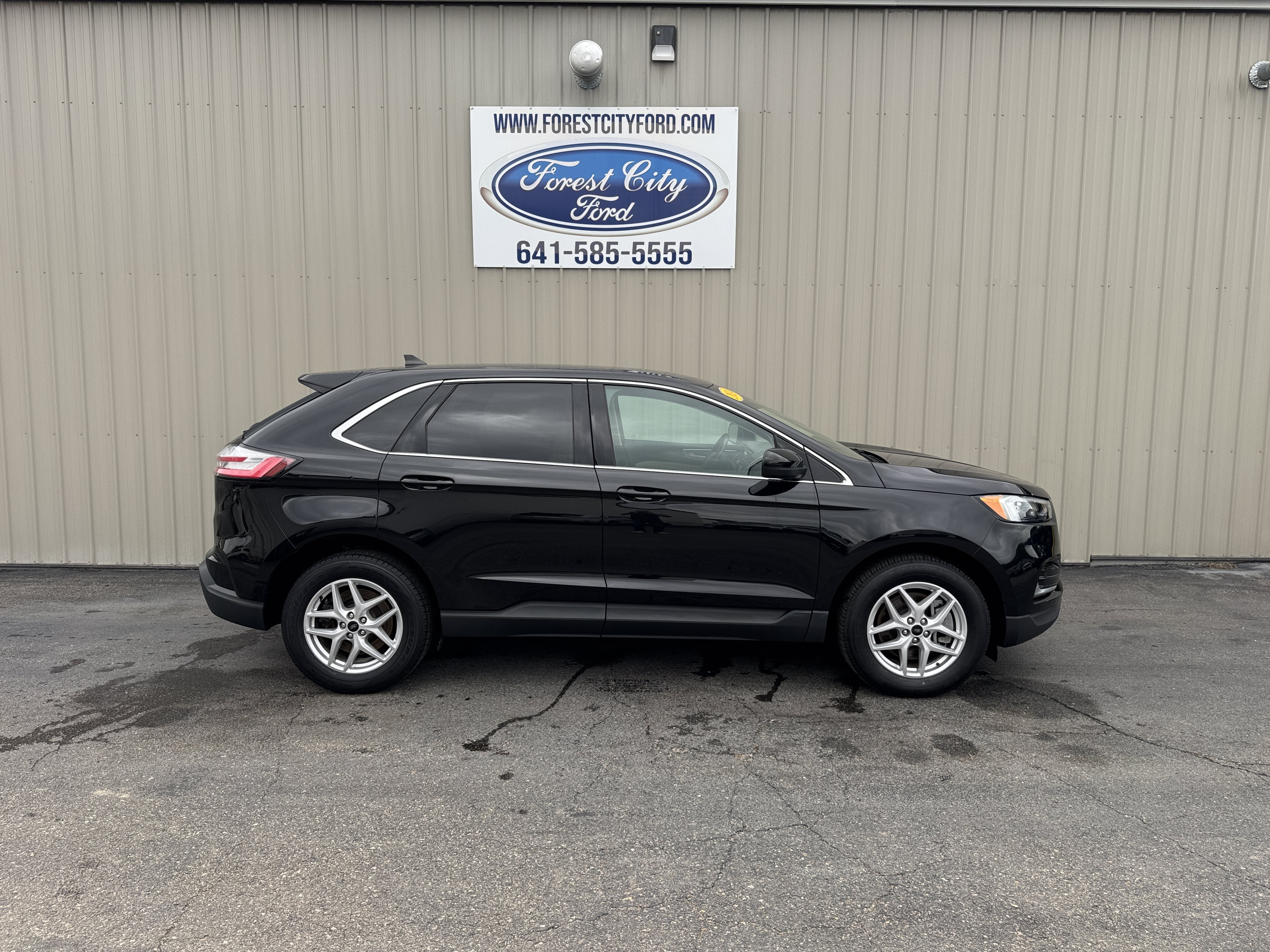 Used 2024 Ford Edge SEL AWD/4WD image 6