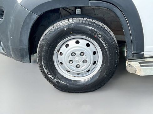 Used 2025 RAM ProMaster 2500 w/ U-Haul Equipment Group FWD image 28