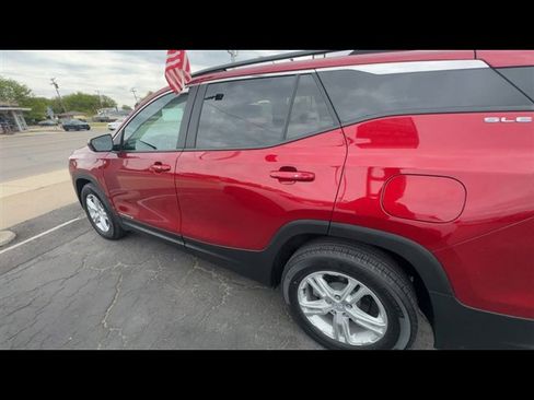 Used 2023 GMC Terrain SLE w/ Driver Convenience Package FWD image 6