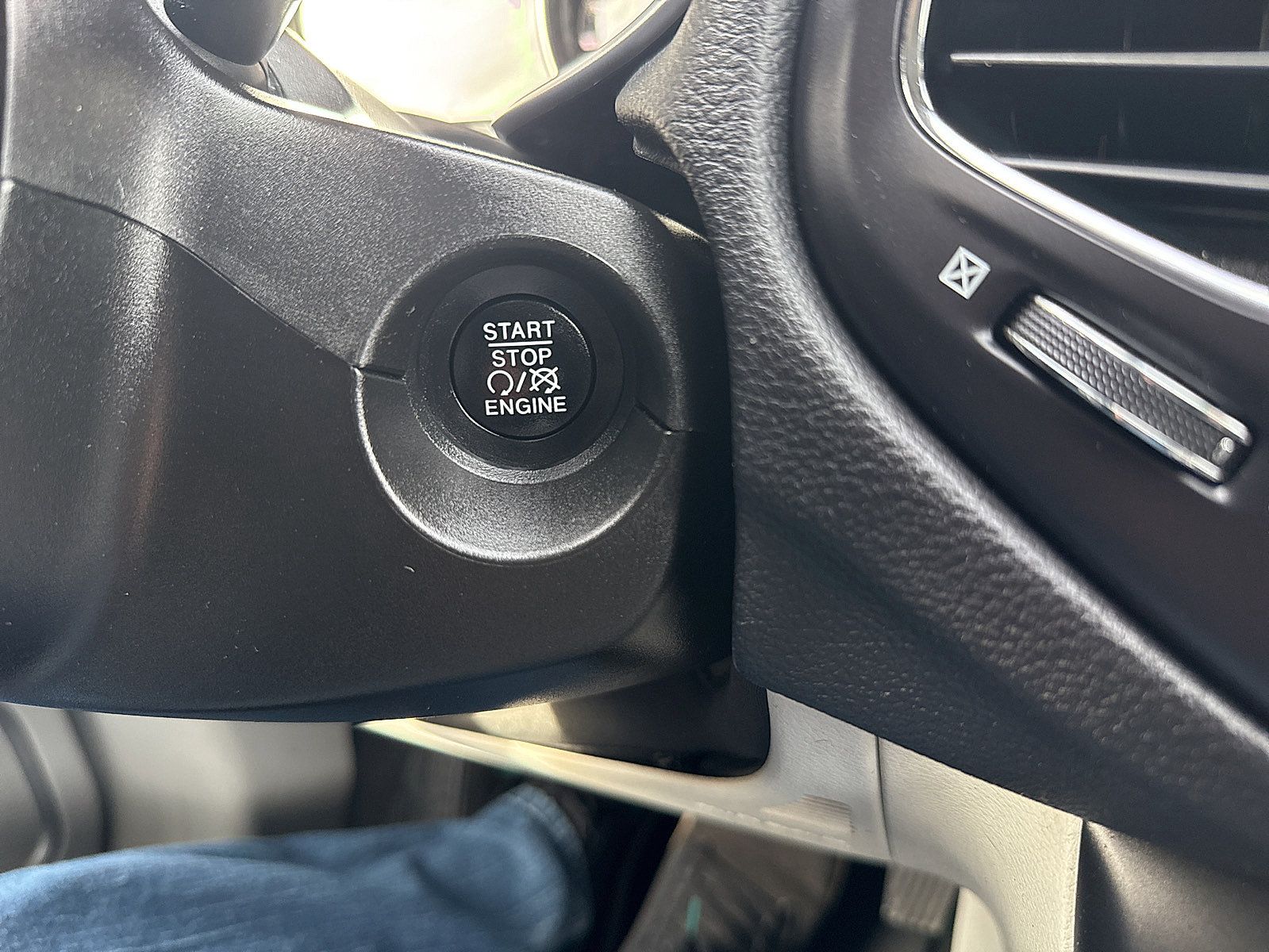 Used 2019 Jeep Compass Latitude w/ Popular Equipment Group AWD/4WD image 46