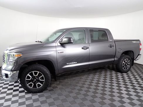 Used 2018 Toyota Tundra SR5 w/ TRD Off Road Package AWD/4WD image 11