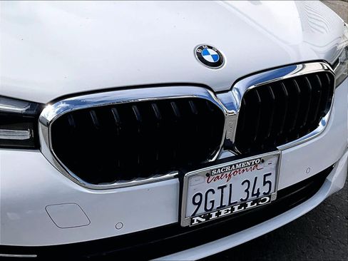 Used 2023 BMW 530i w/ Convenience Package image 31