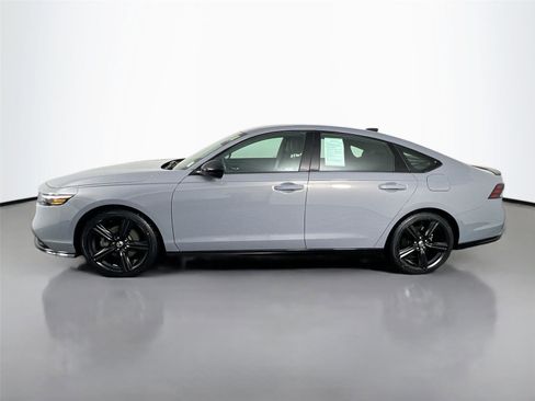 Used 2023 Honda Accord Sport image 3