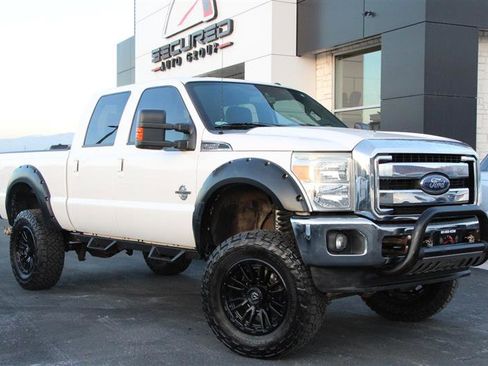 Used 2013 Ford F250 Lariat image 2