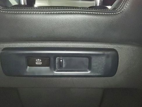 Used 2022 BMW X6 xDrive40i w/ M Sport Package image 15