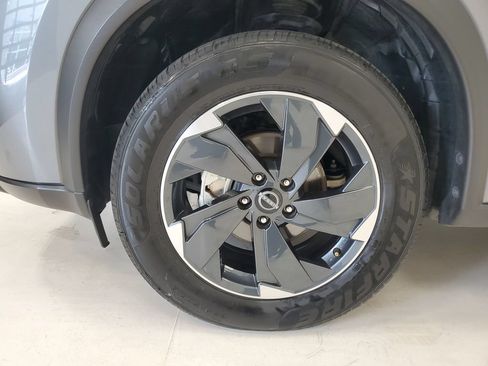 Used 2025 Nissan Rogue SV AWD/4WD image 5