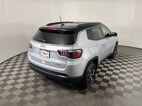 Used 2026 Jeep Compass Limited image 7