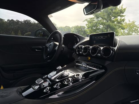 Used 2018 Mercedes-Benz AMG GT R image 6
