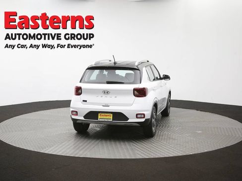 Used 2025 Hyundai Venue Limited FWD image 37