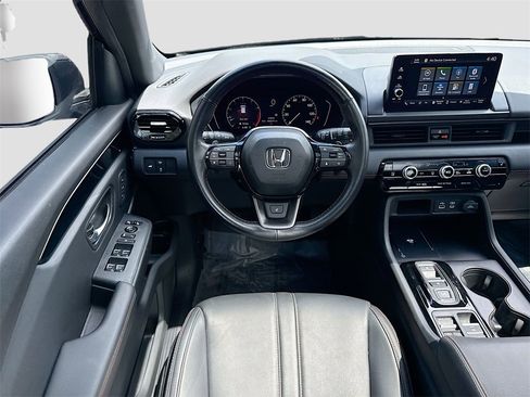 Used 2024 Honda Pilot TrailSport image 22