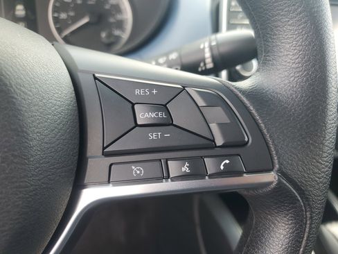 Used 2025 Nissan Versa SV FWD image 15