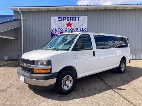 Used 2018 Chevrolet Express 3500 LT w/ LT Preferred Equipment Group RWD image 1