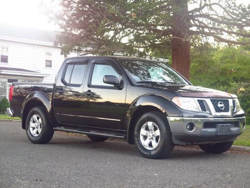 Used 2010 Nissan Frontier SE AWD/4WD image 6