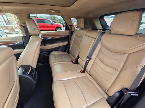 Used 2019 Cadillac XT5 Platinum image 16