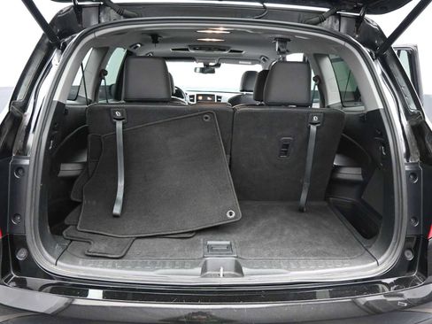 Used 2017 Honda Pilot Touring image 13