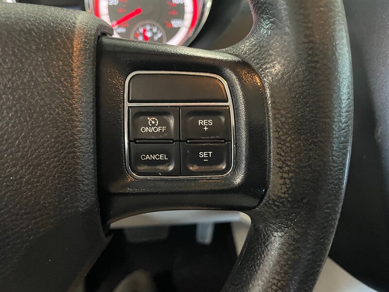 Used 2020 Dodge Grand Caravan SE w/ SE Plus Group FWD image 11