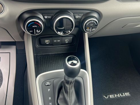 Certified 2025 Hyundai Venue SEL image 14