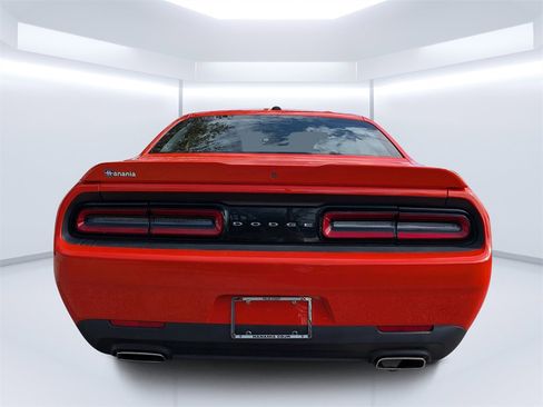 Used 2020 Dodge Challenger SXT image 4
