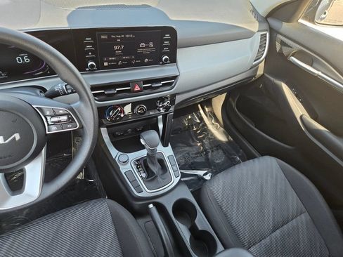 Certified 2026 Kia Seltos LX FWD image 20