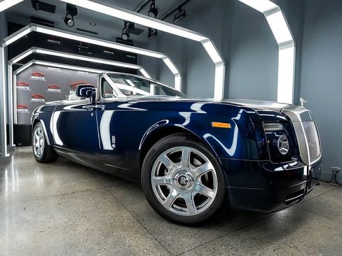 Used 2010 Rolls-Royce Phantom Drophead Coupe RWD image 6