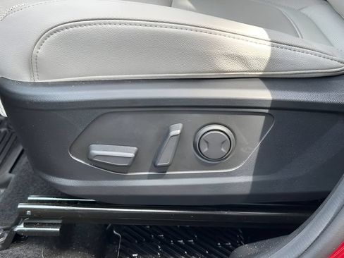 Used 2026 Hyundai Tucson Limited FWD image 11