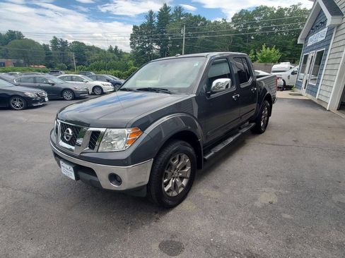 Used 2014 Nissan Frontier SL image 4