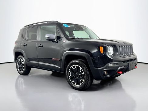 Used 2016 Jeep Renegade Trailhawk w/ Premium Trailhawk Package image 4