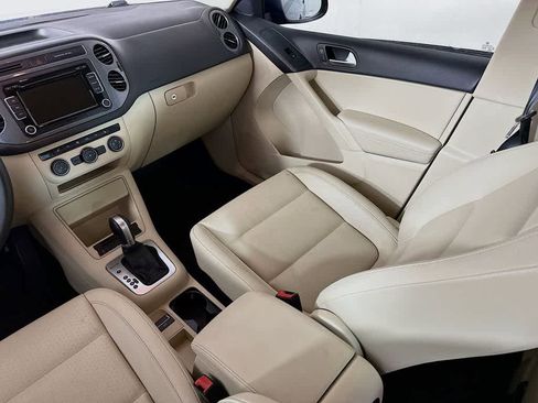 Used 2015 Volkswagen Tiguan SE image 11
