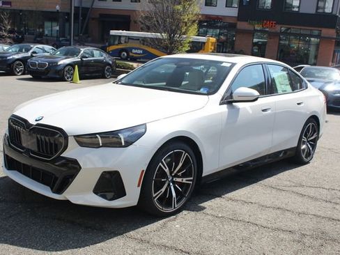 New 2026 BMW 540i xDrive w/ M Sport Package image 4