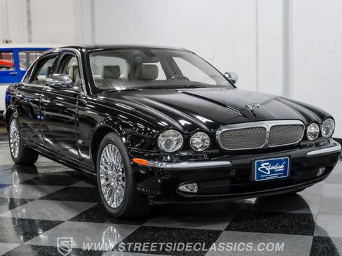 Used 2007 Jaguar XJ8 L RWD image 15