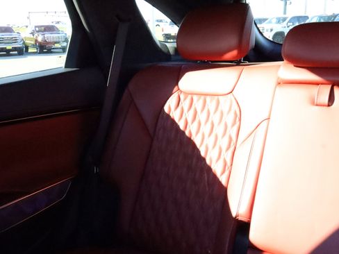 Used 2022 Genesis GV70 3.5T Sport w/ Sport Advanced Package image 12