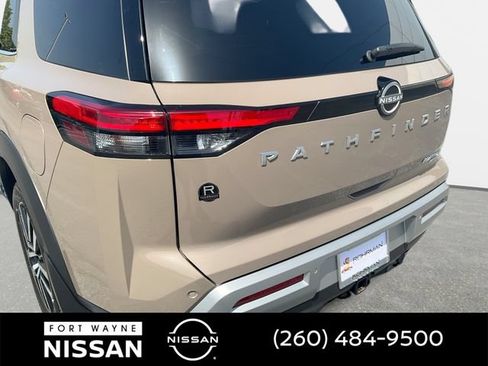 Certified 2025 Nissan Pathfinder Platinum w/ Cargo Package AWD/4WD image 35