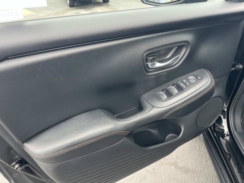 Certified 2025 Honda HR-V Sport image 6