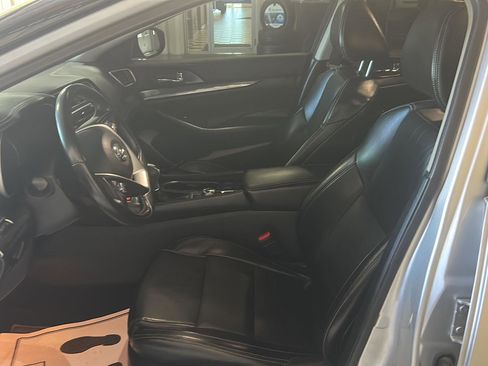 Used 2021 Nissan Maxima 3.5 SV w/ Floor Mat Group FWD image 14