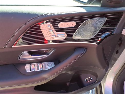 New 2026 Mercedes-Benz GLS 580 4MATIC image 12