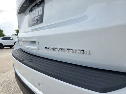 New 2026 GMC Yukon XL Elevation image 9