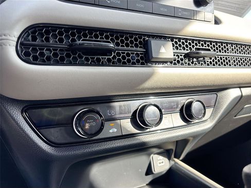 Certified 2023 Honda HR-V LX image 17