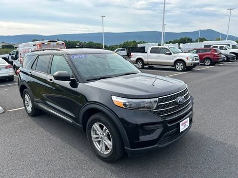 Used 2023 Ford Explorer XLT AWD/4WD image 7