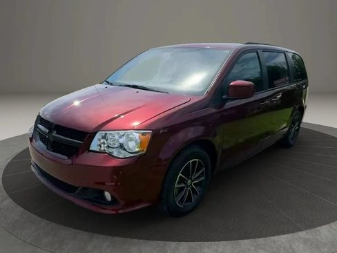 Used 2018 Dodge Grand Caravan GT FWD image 3