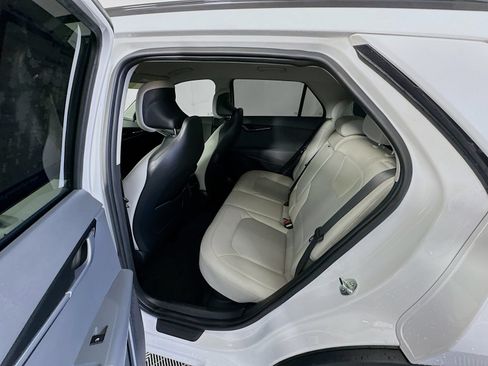 Used 2023 Kia Niro EX FWD image 24