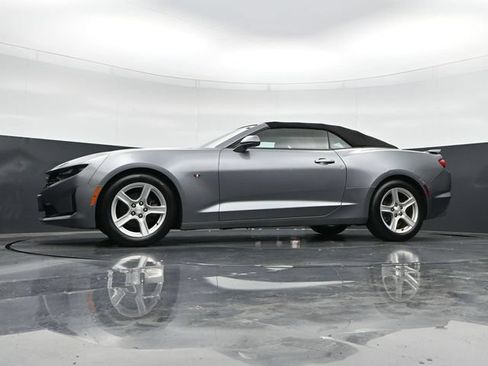 Used 2020 Chevrolet Camaro LT RWD image 40