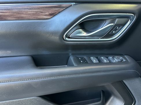 Used 2022 Chevrolet Tahoe LT w/ Luxury Package AWD/4WD image 11
