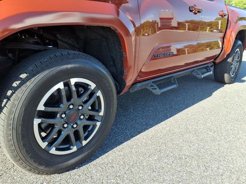 Certified 2025 Toyota Tacoma TRD Sport w/ TRD Sport Premium Package AWD/4WD image 9