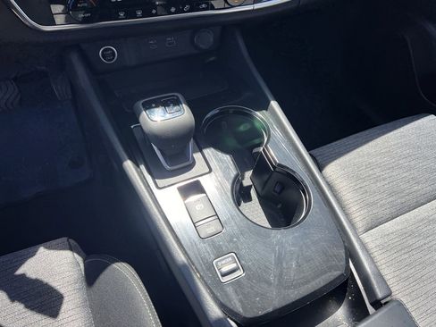 Certified 2023 Nissan Rogue SV image 10