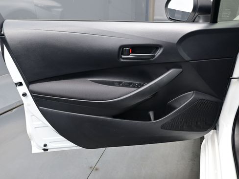 Used 2023 Toyota Corolla LE image 9